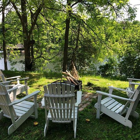 Pangea House Bed & Breakfast แกเนอนอเคว ภายนอก รูปภาพ